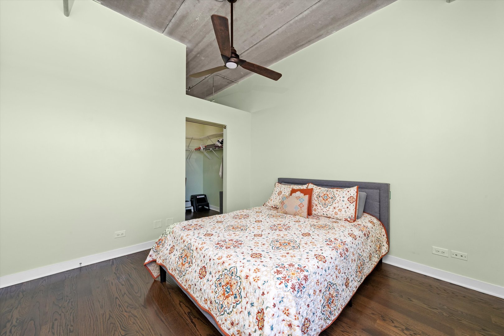 811 W 15th Place #709, Chicago, IL 60608