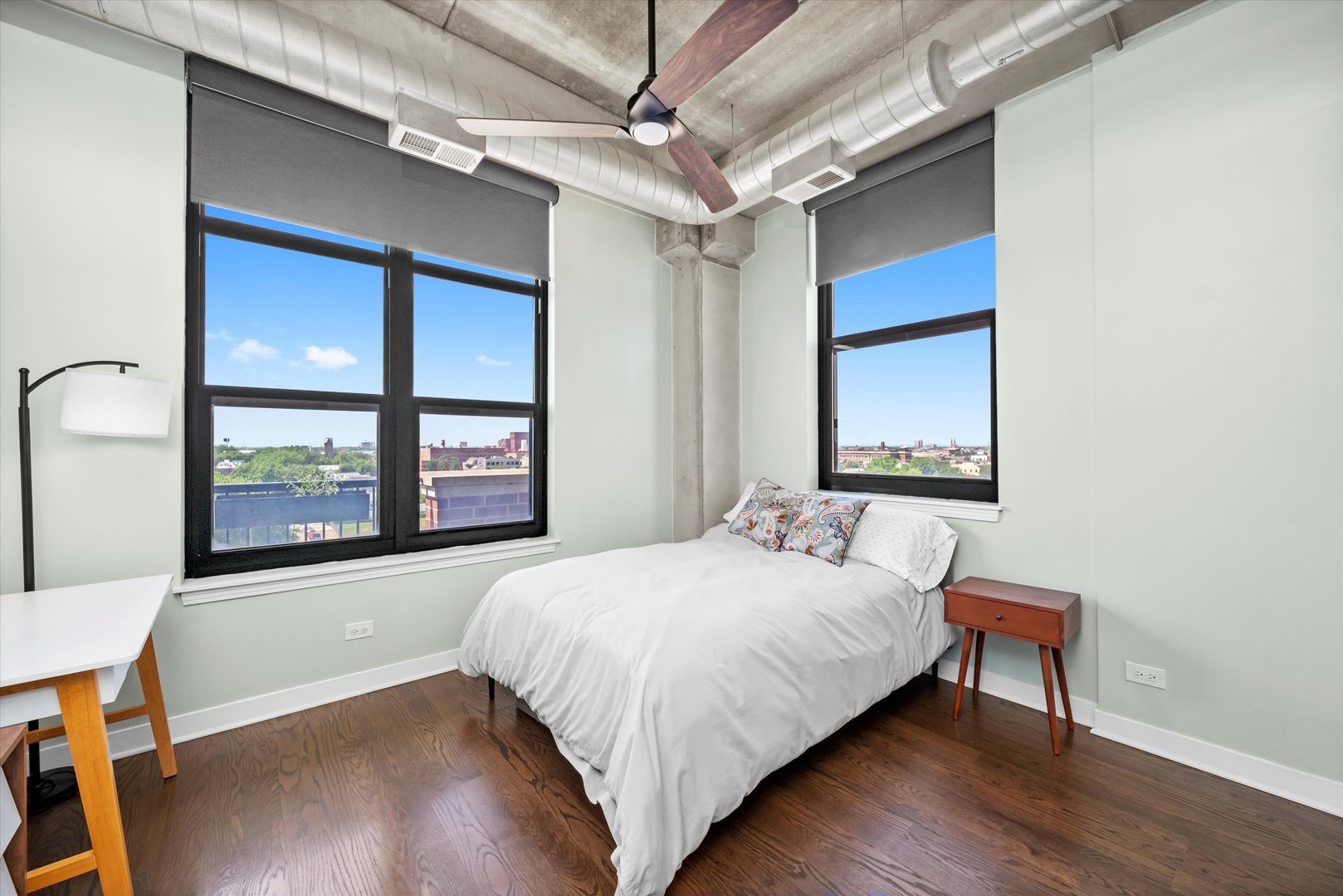811 W 15th Place #709, Chicago, IL 60608