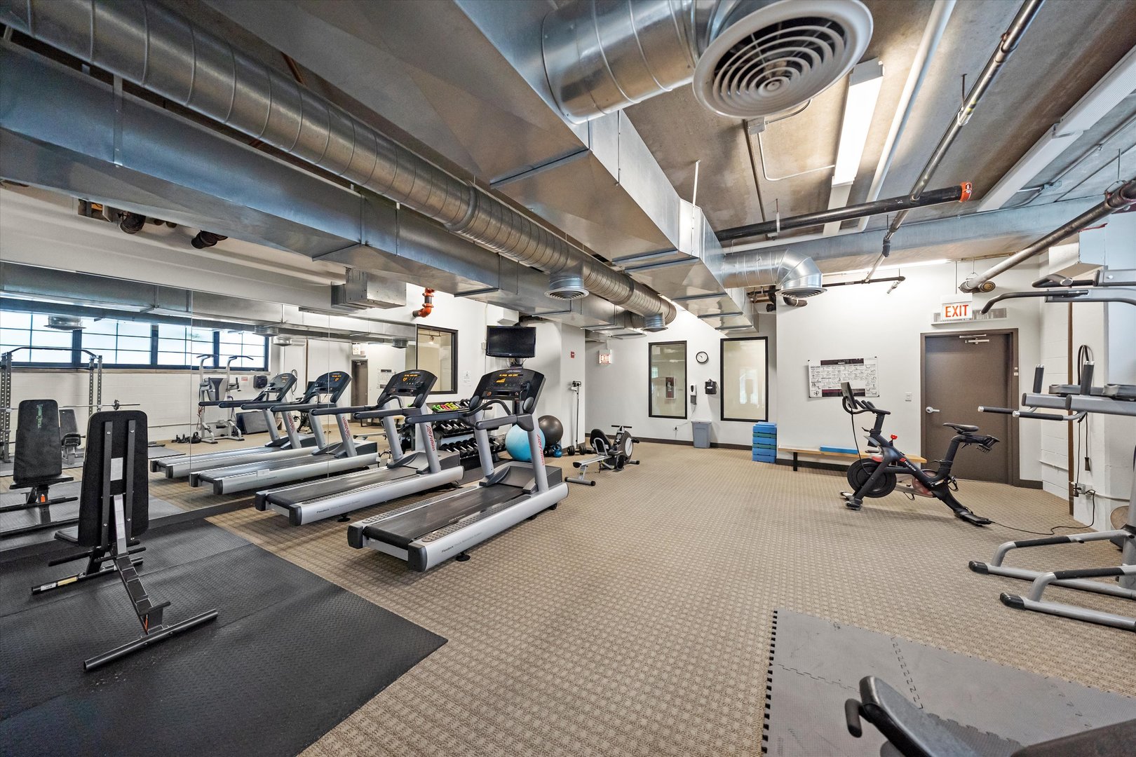 811 W 15th Place #709, Chicago, IL 60608