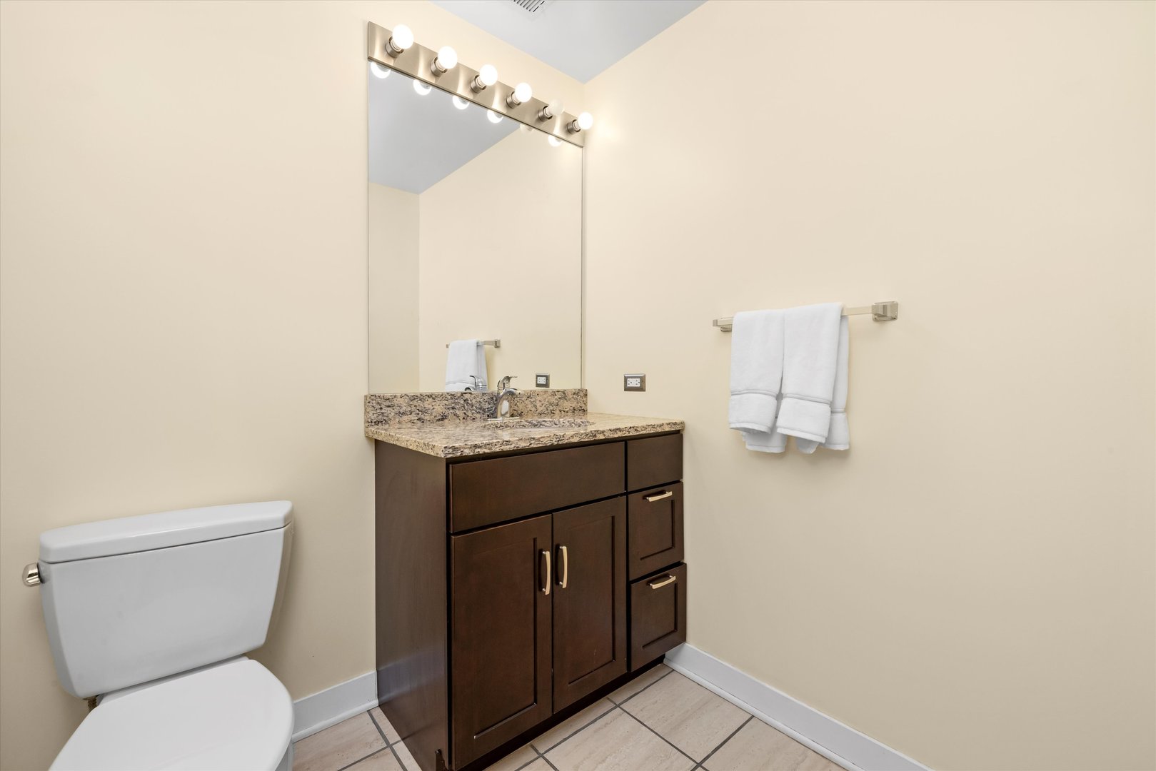 811 W 15th Place #709, Chicago, IL 60608