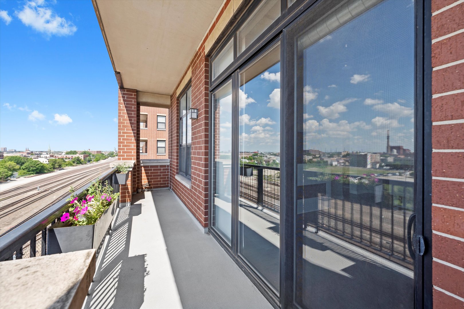 811 W 15th Place #709, Chicago, IL 60608