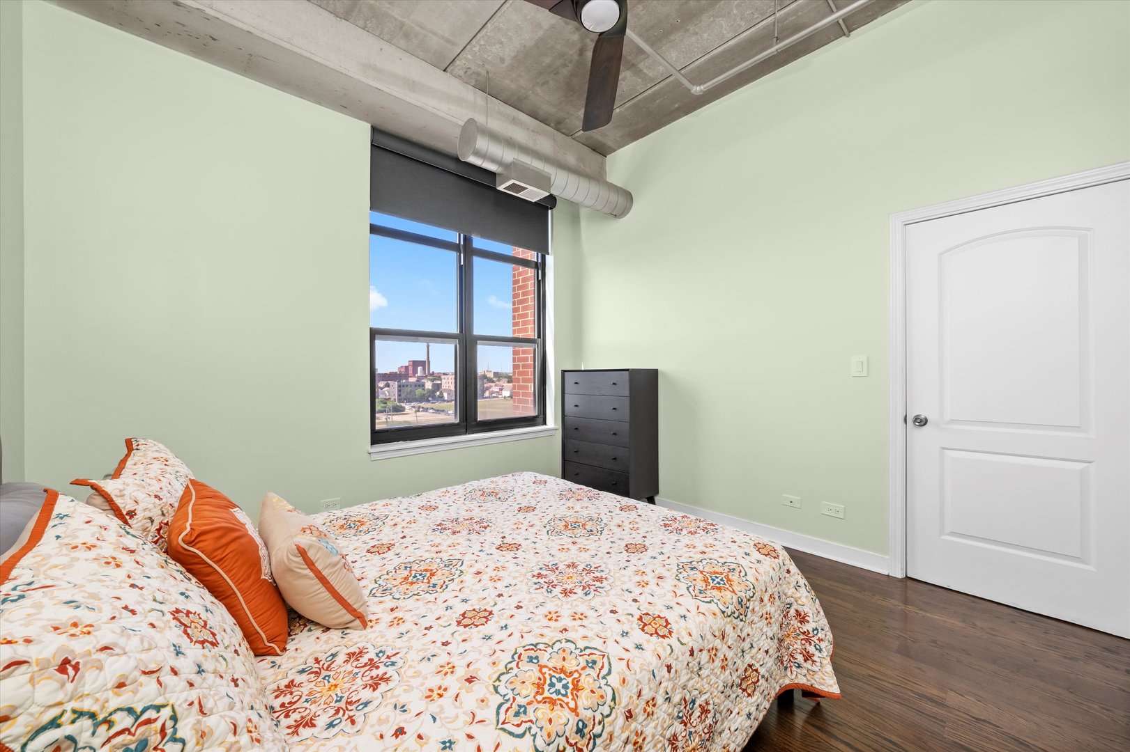 811 W 15th Place #709, Chicago, IL 60608
