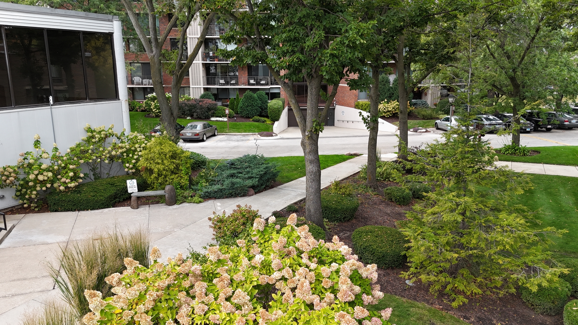 2 S Atrium Way #203, Elmhurst, IL 60126