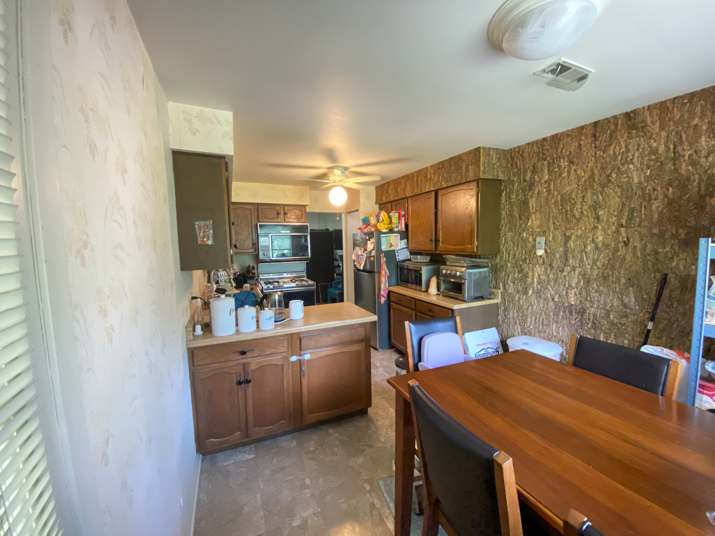 11210 Sycamore Lane #61C, Palos Hills, IL 60465