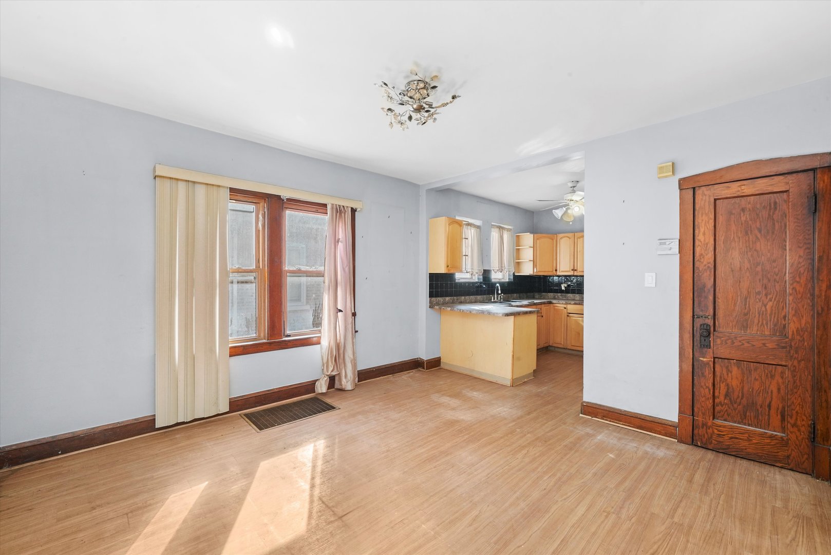 1430 S 10th Avenue, Maywood, IL 60153