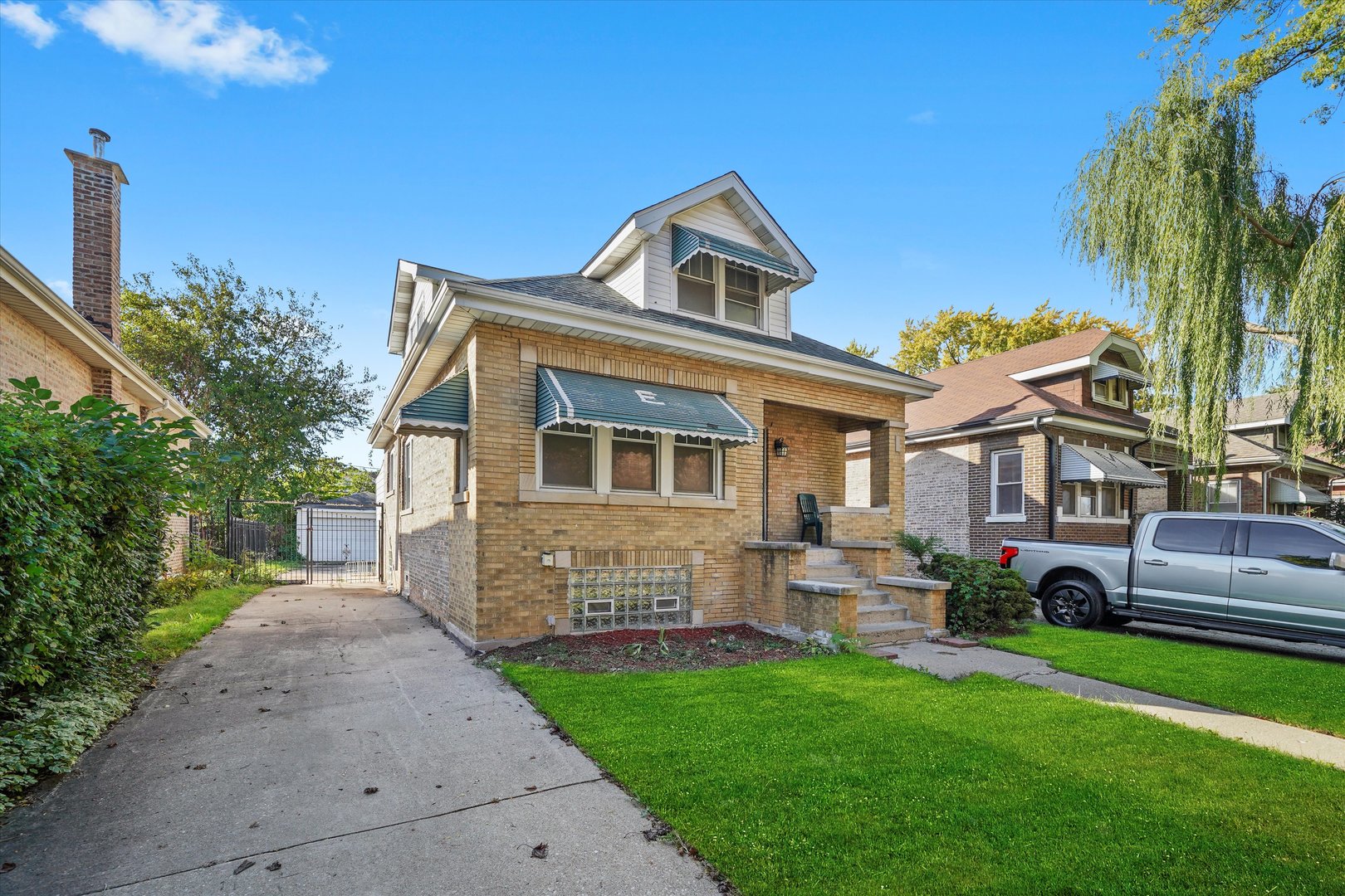 1430 S 10th Avenue, Maywood, IL 60153