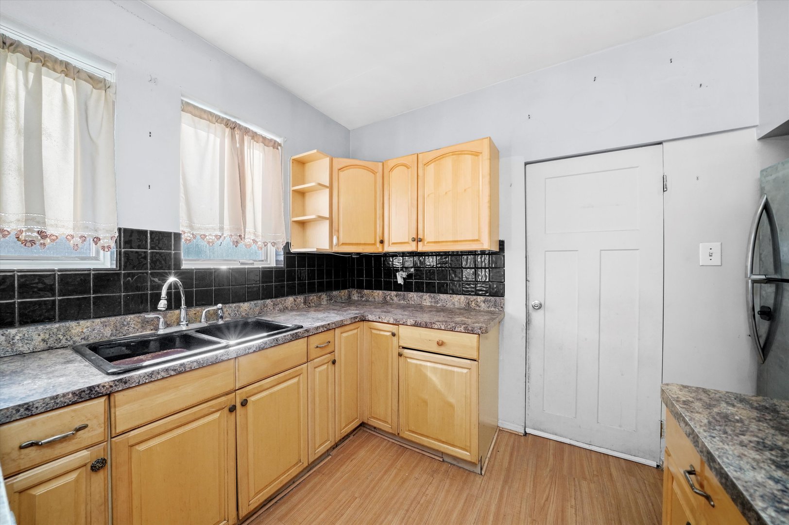 1430 S 10th Avenue, Maywood, IL 60153