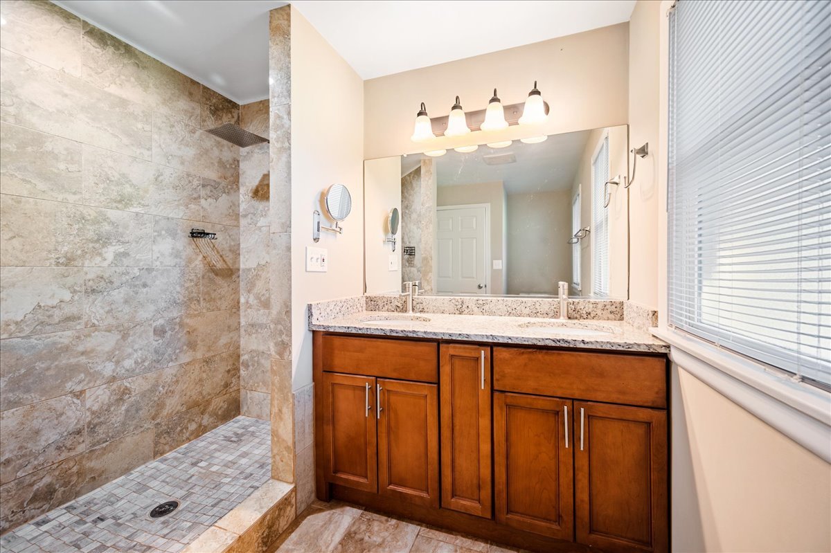 203 Coldren Drive, Prospect Heights, IL 60070