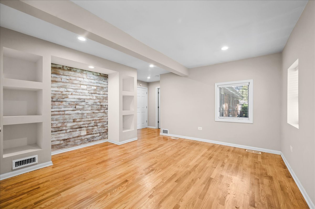 203 Coldren Drive, Prospect Heights, IL 60070