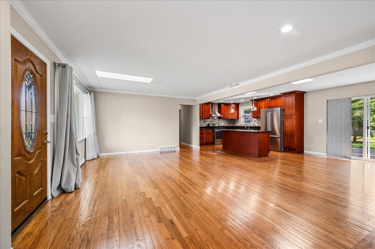 203 Coldren Drive, Prospect Heights, IL 60070