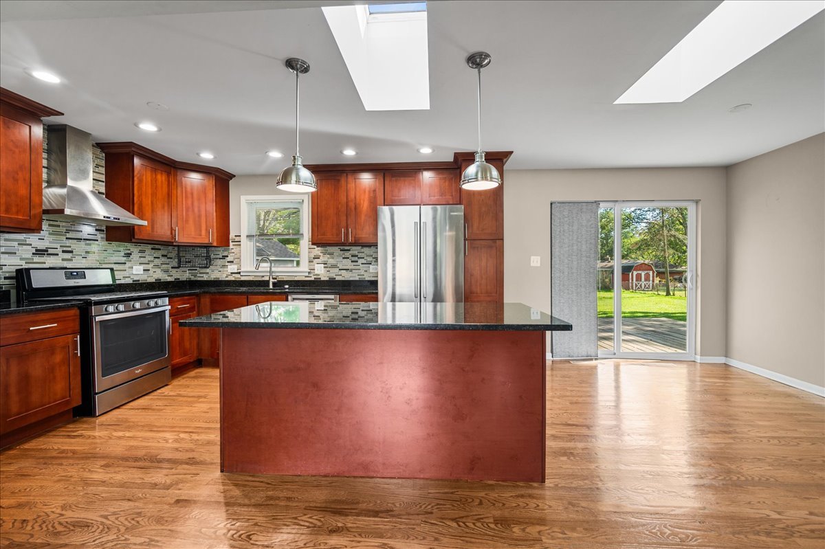 203 Coldren Drive, Prospect Heights, IL 60070