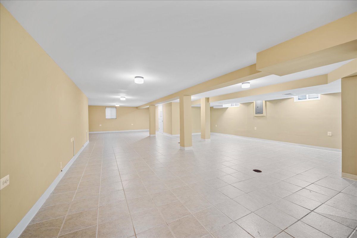 203 Coldren Drive, Prospect Heights, IL 60070