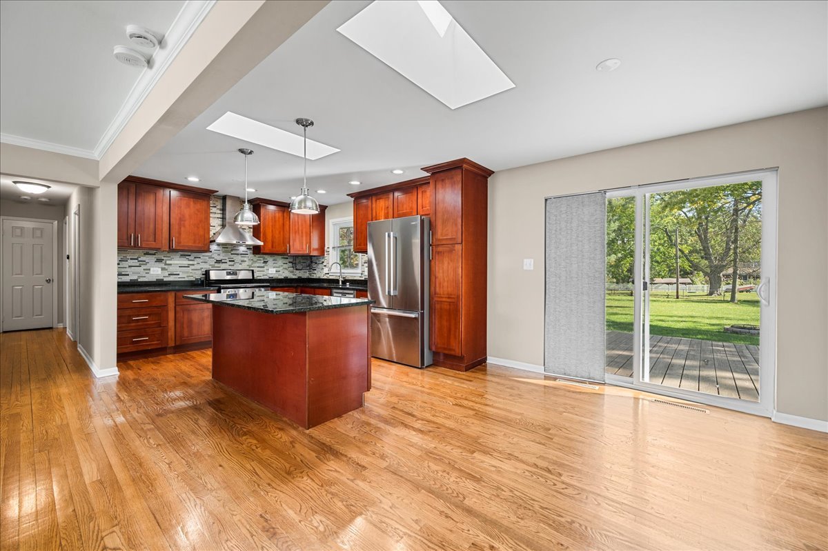 203 Coldren Drive, Prospect Heights, IL 60070
