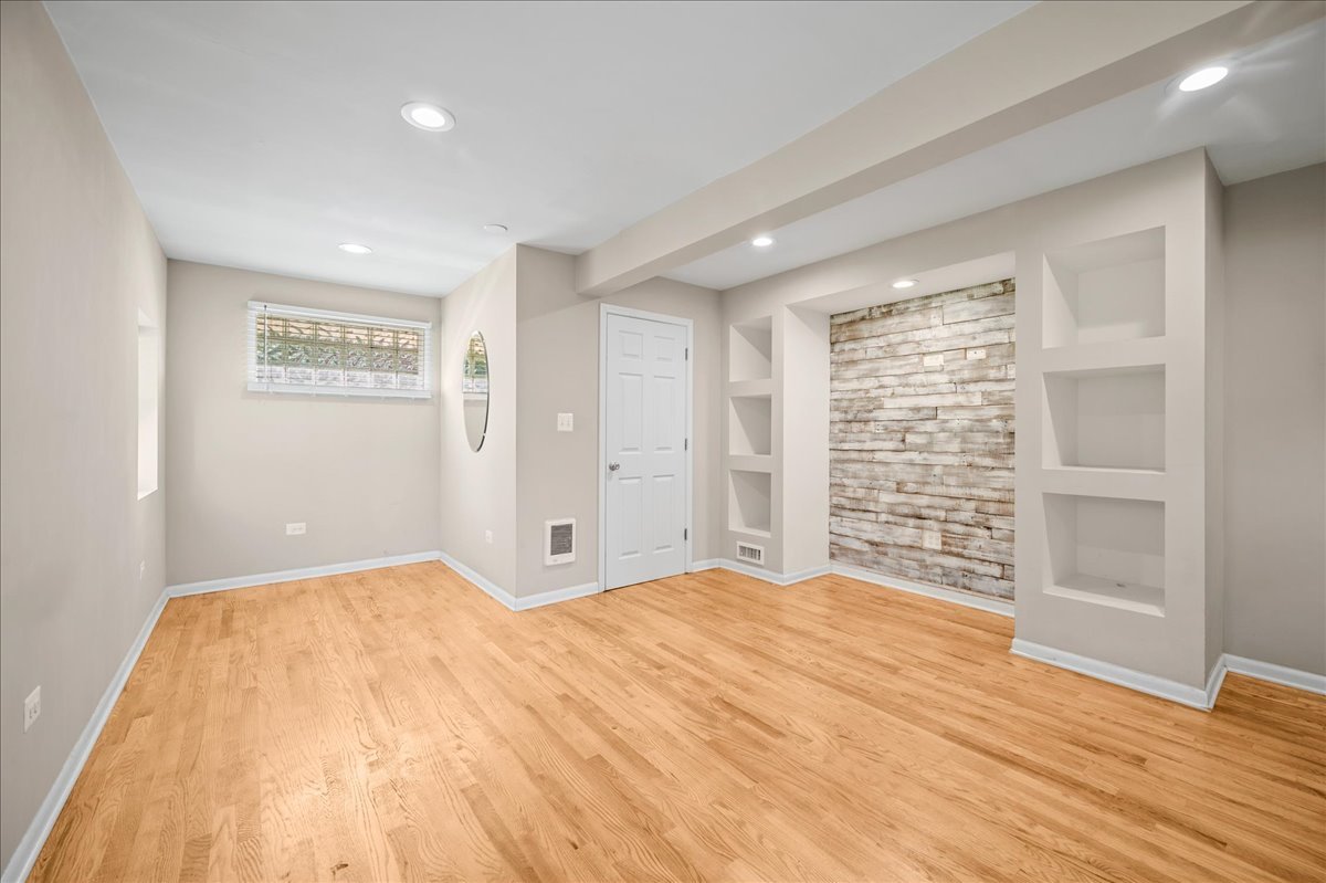 203 Coldren Drive, Prospect Heights, IL 60070