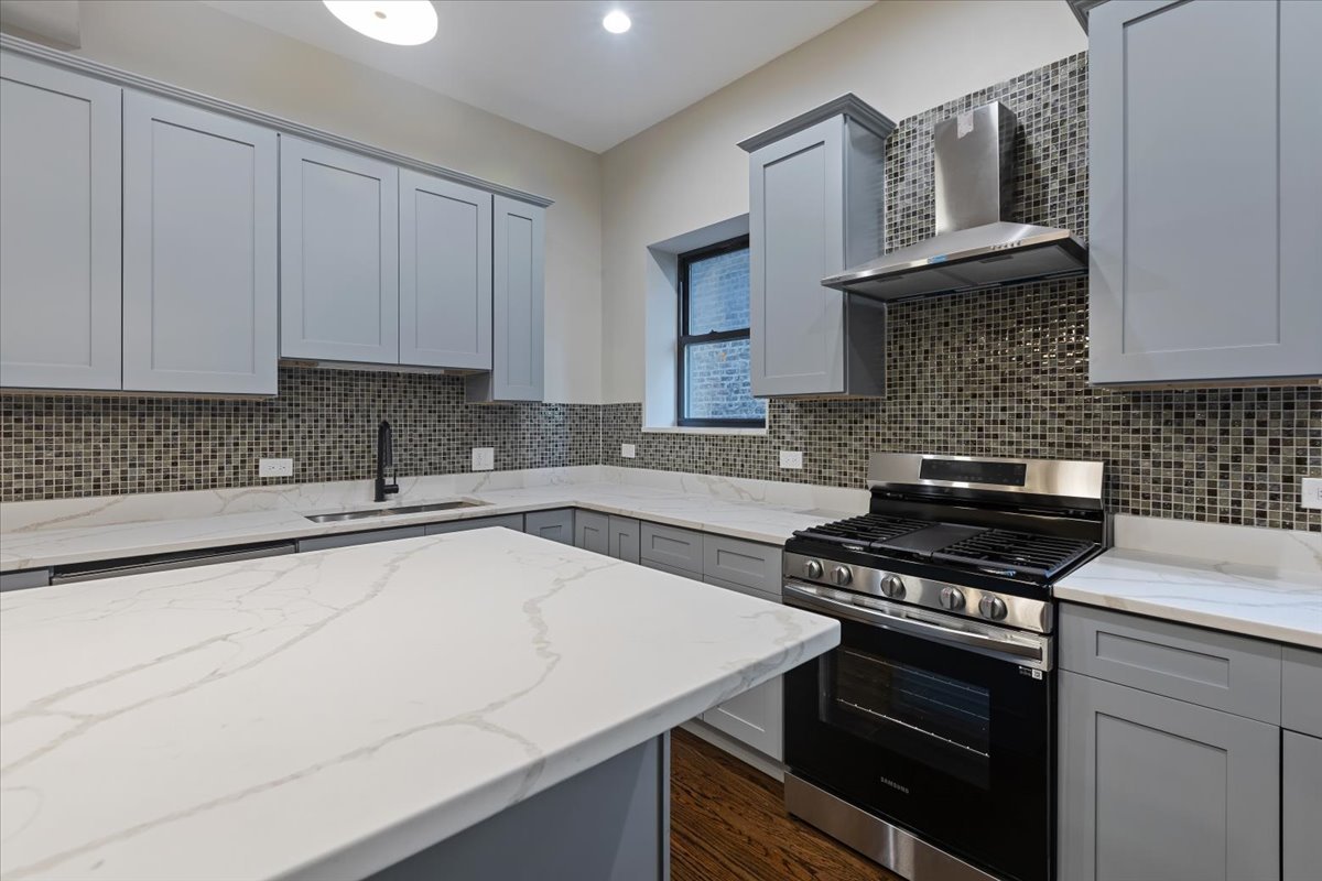 442-444 E 48th Street, Chicago, IL 60615