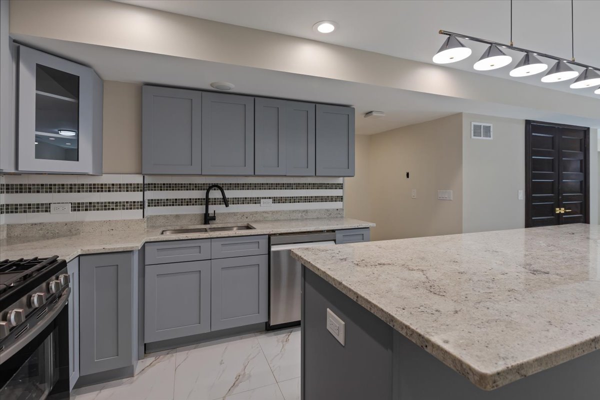 442-444 E 48th Street, Chicago, IL 60615