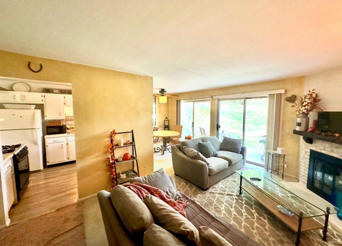 22 Waterbury Lane #N1, Schaumburg, IL 60193