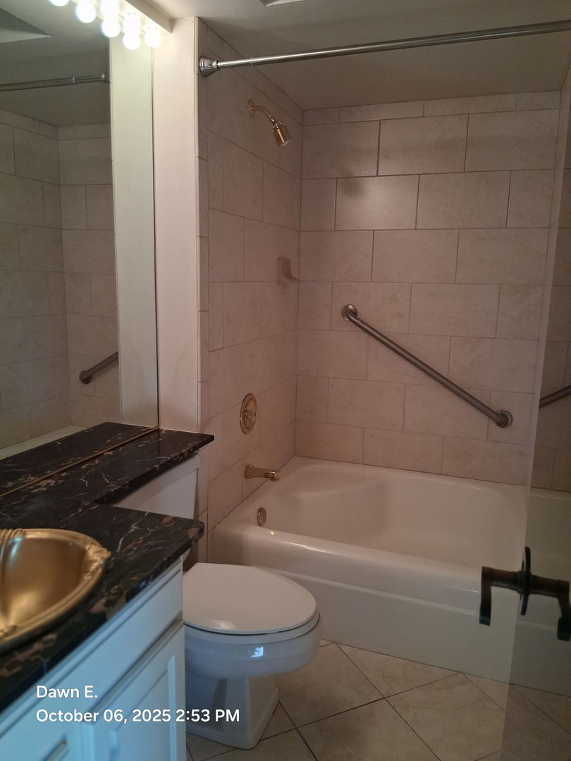 1864 Mission Hills Lane, Northbrook, IL 60062