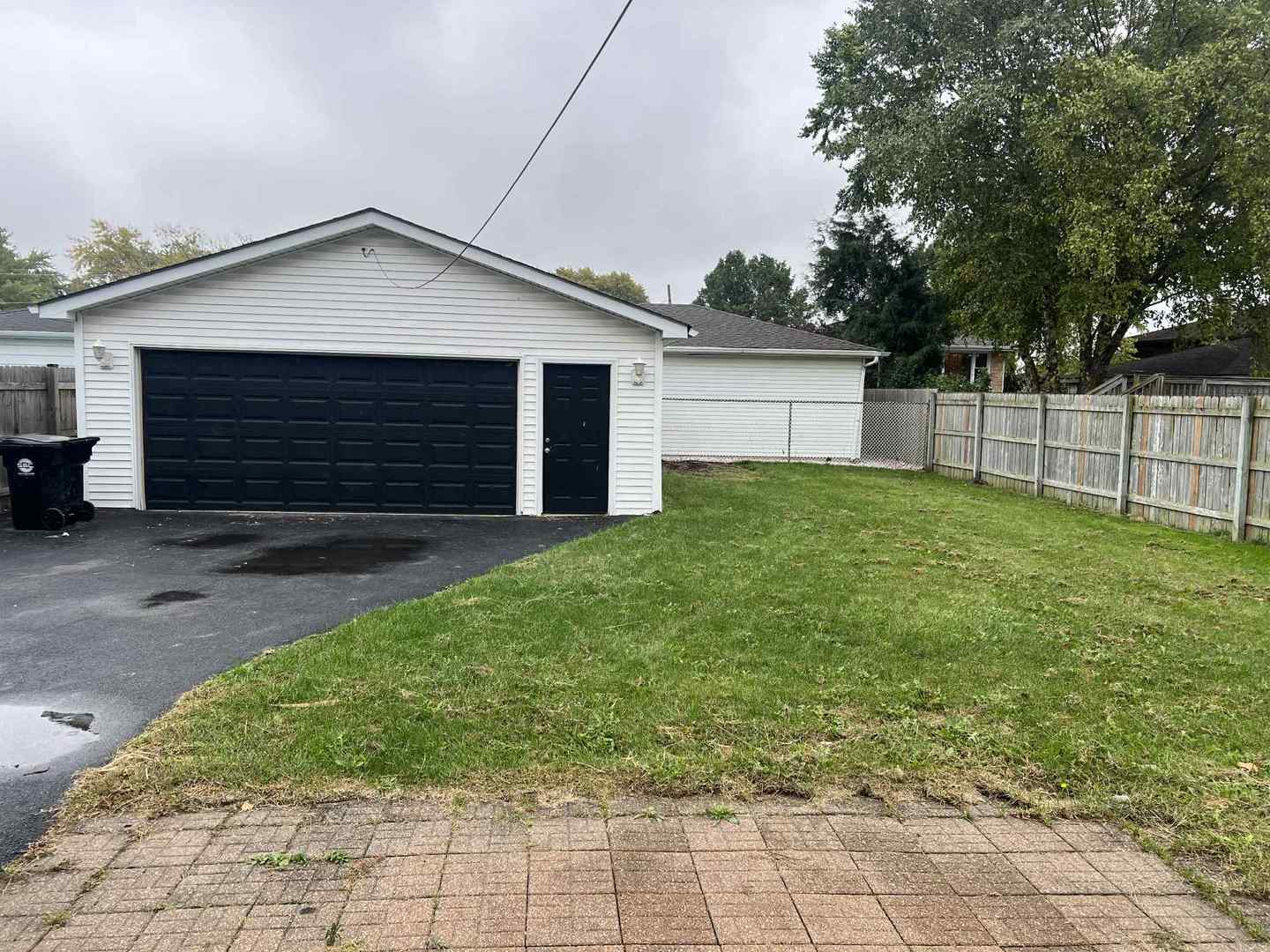 7621 Odell Avenue, Bridgeview, IL 60455
