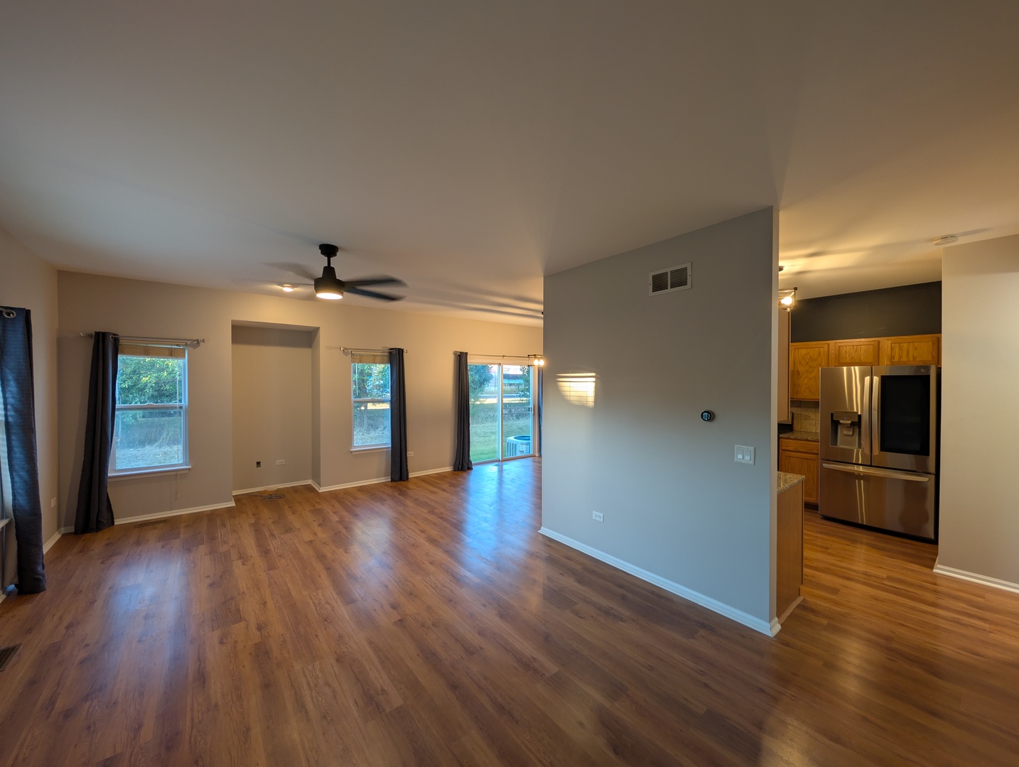 671 Fieldcrest Drive, South Elgin, IL 60177