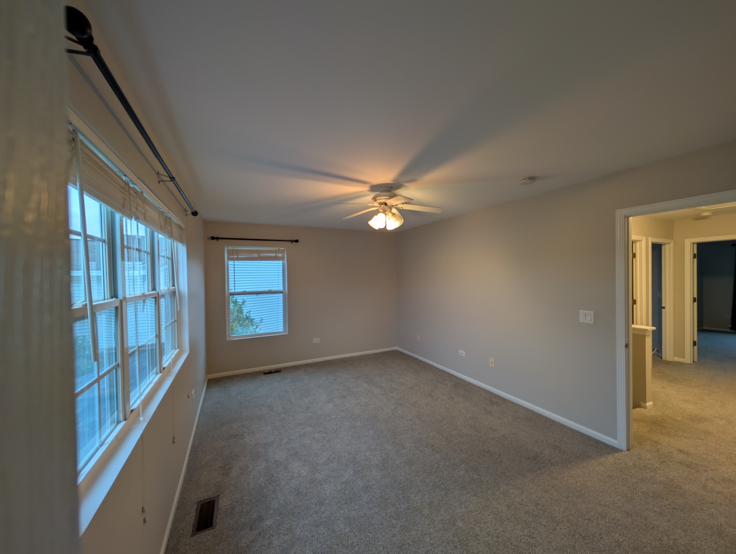 671 Fieldcrest Drive, South Elgin, IL 60177