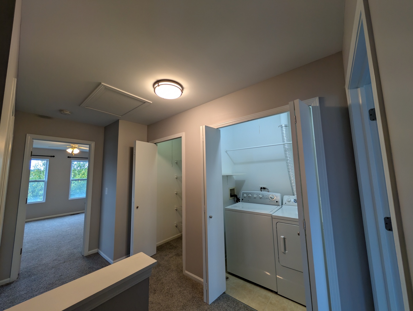 671 Fieldcrest Drive, South Elgin, IL 60177