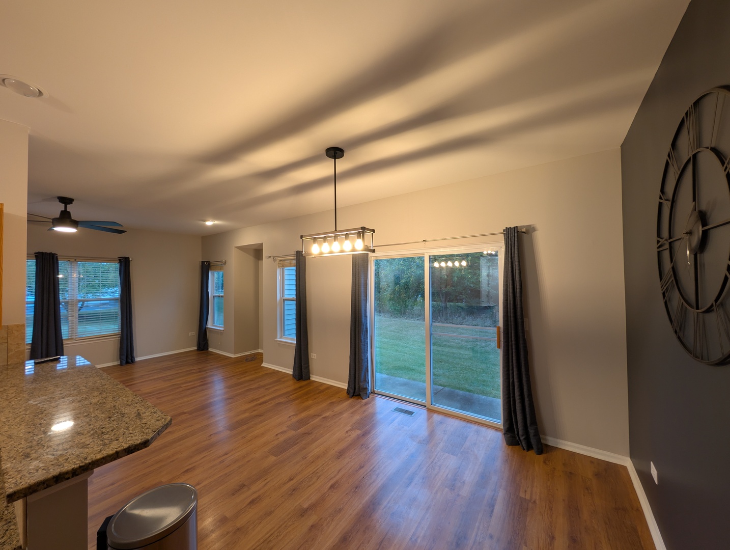 671 Fieldcrest Drive, South Elgin, IL 60177