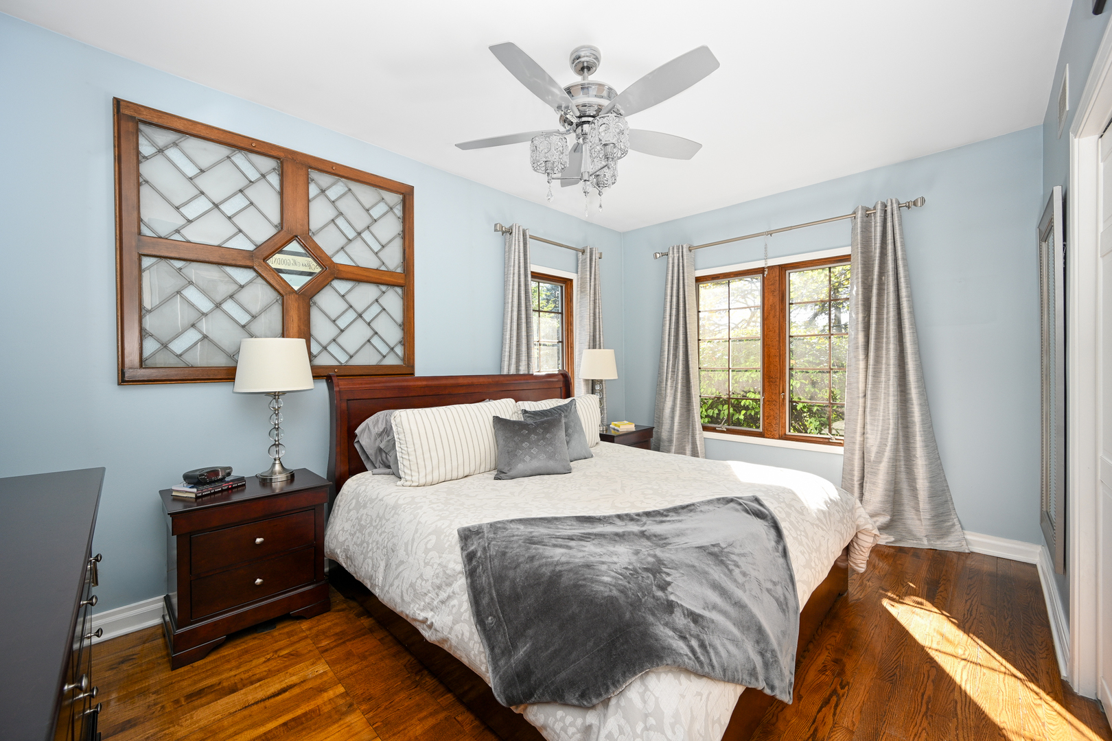 22w474 Emerson Avenue, Glen Ellyn, IL 60137