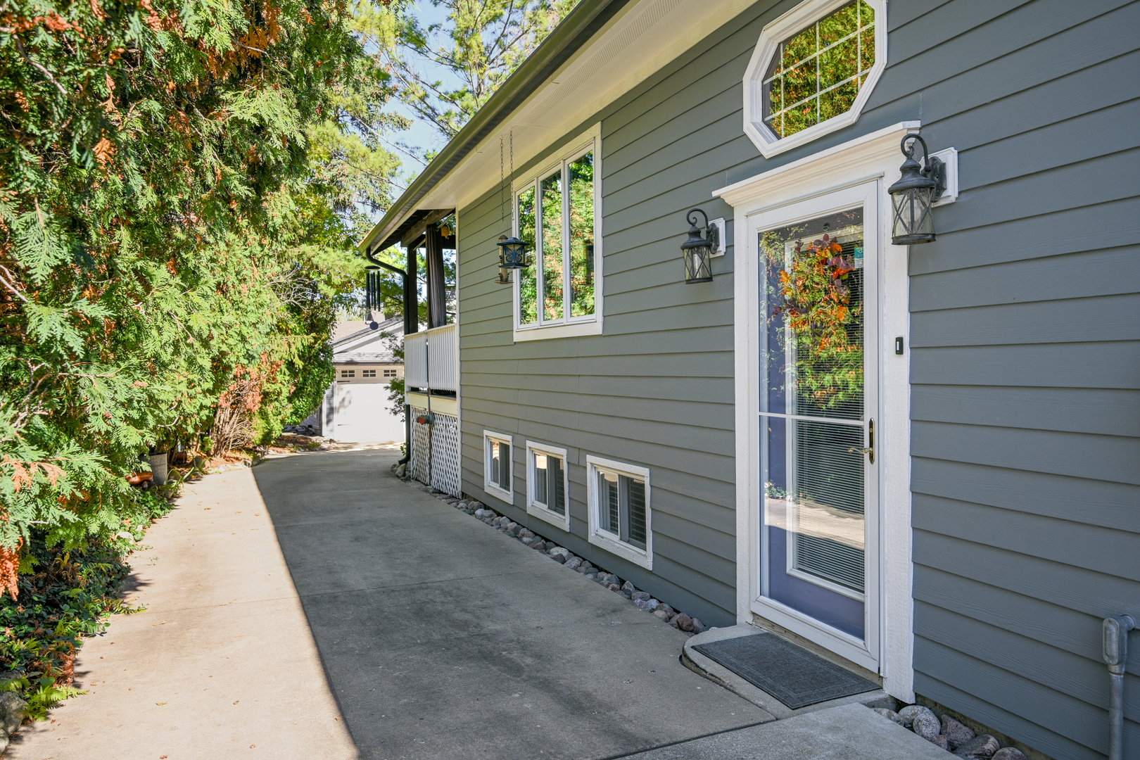 22w474 Emerson Avenue, Glen Ellyn, IL 60137