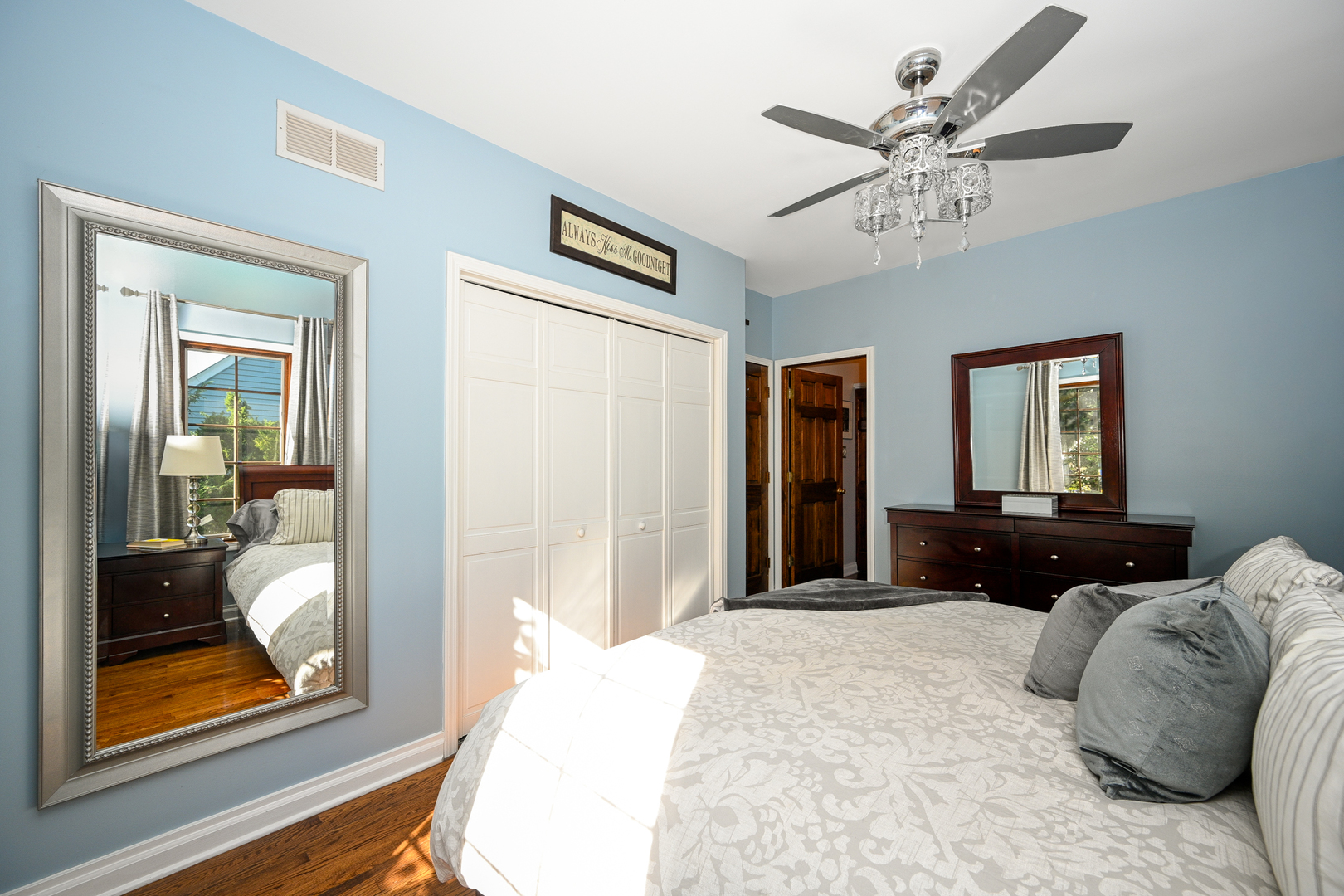 22w474 Emerson Avenue, Glen Ellyn, IL 60137