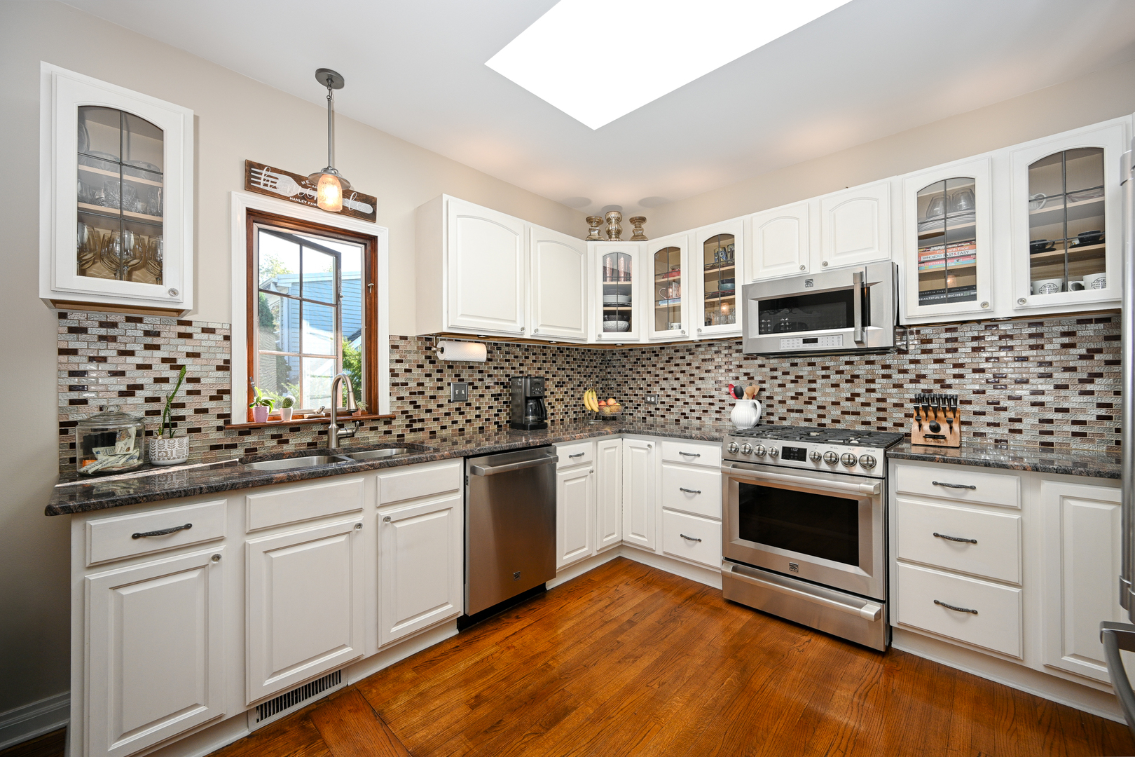 22w474 Emerson Avenue, Glen Ellyn, IL 60137