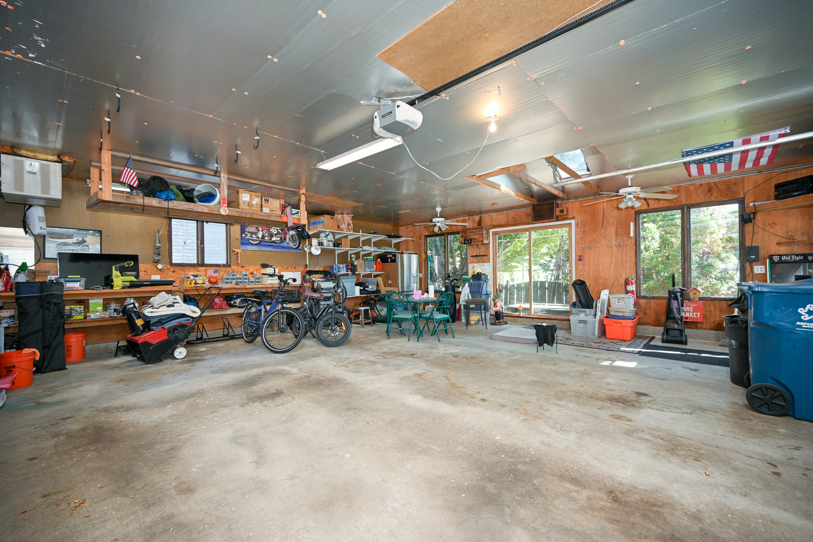 22w474 Emerson Avenue, Glen Ellyn, IL 60137