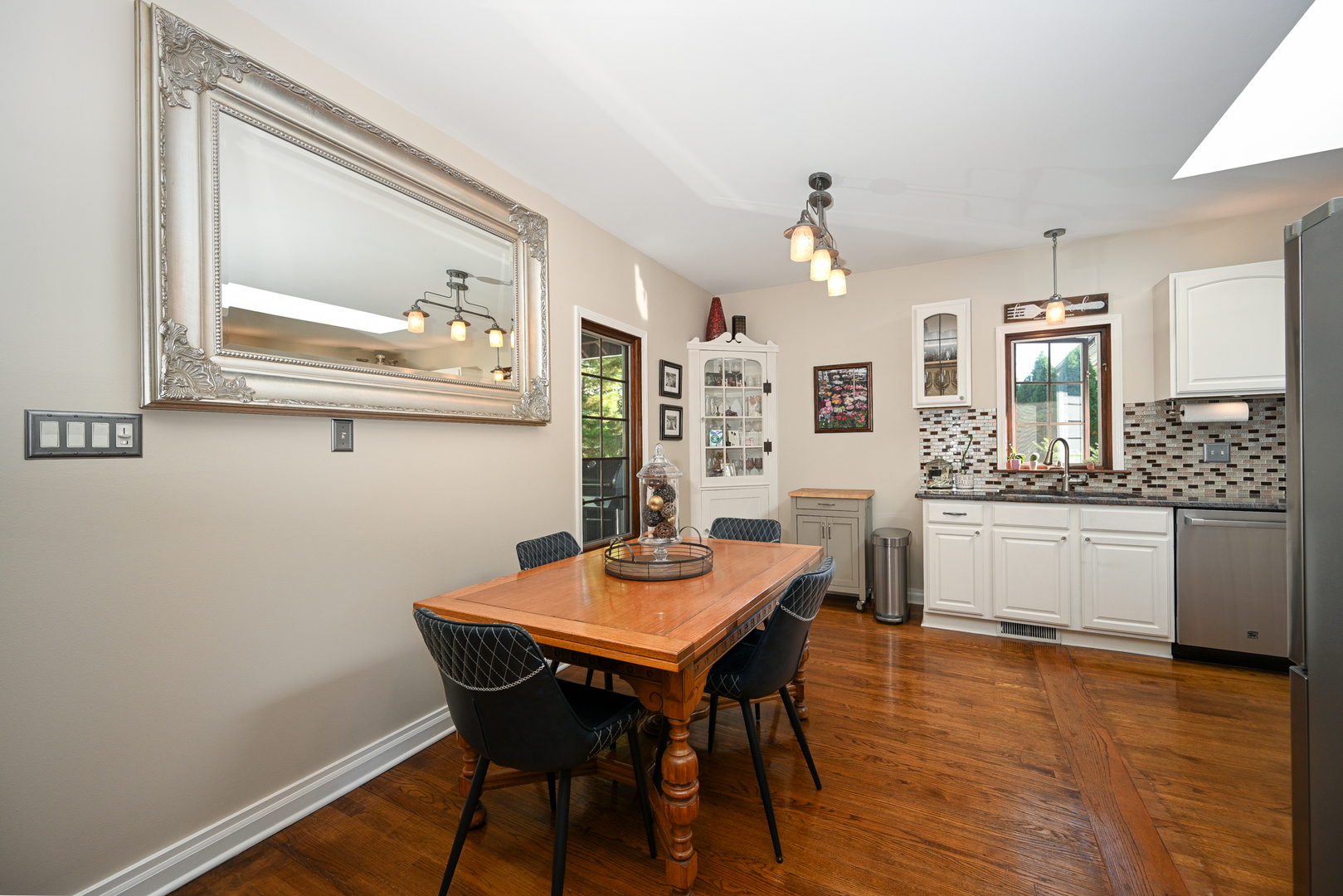 22w474 Emerson Avenue, Glen Ellyn, IL 60137