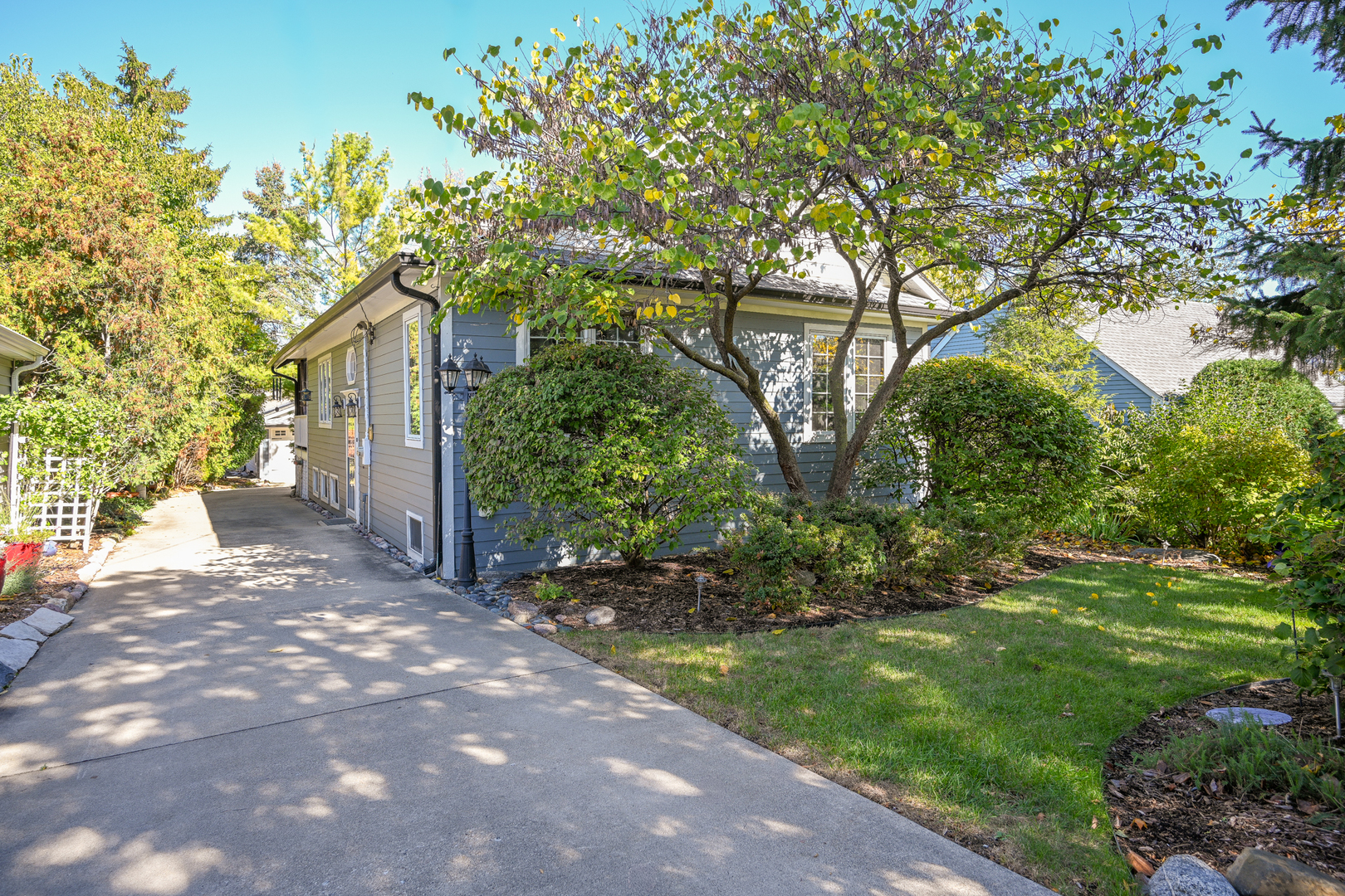 22w474 Emerson Avenue, Glen Ellyn, IL 60137