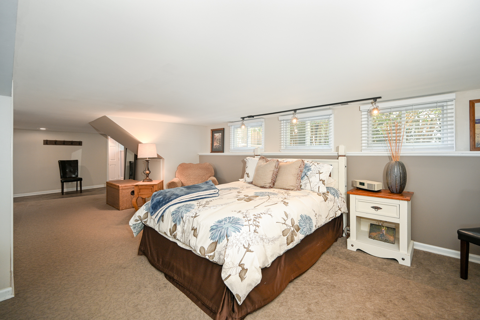 22w474 Emerson Avenue, Glen Ellyn, IL 60137