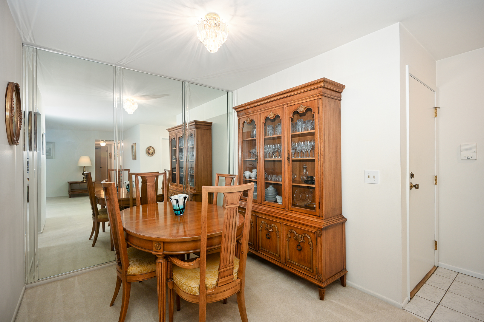 228 Arrowwood Court #D1, Schaumburg, IL 60193