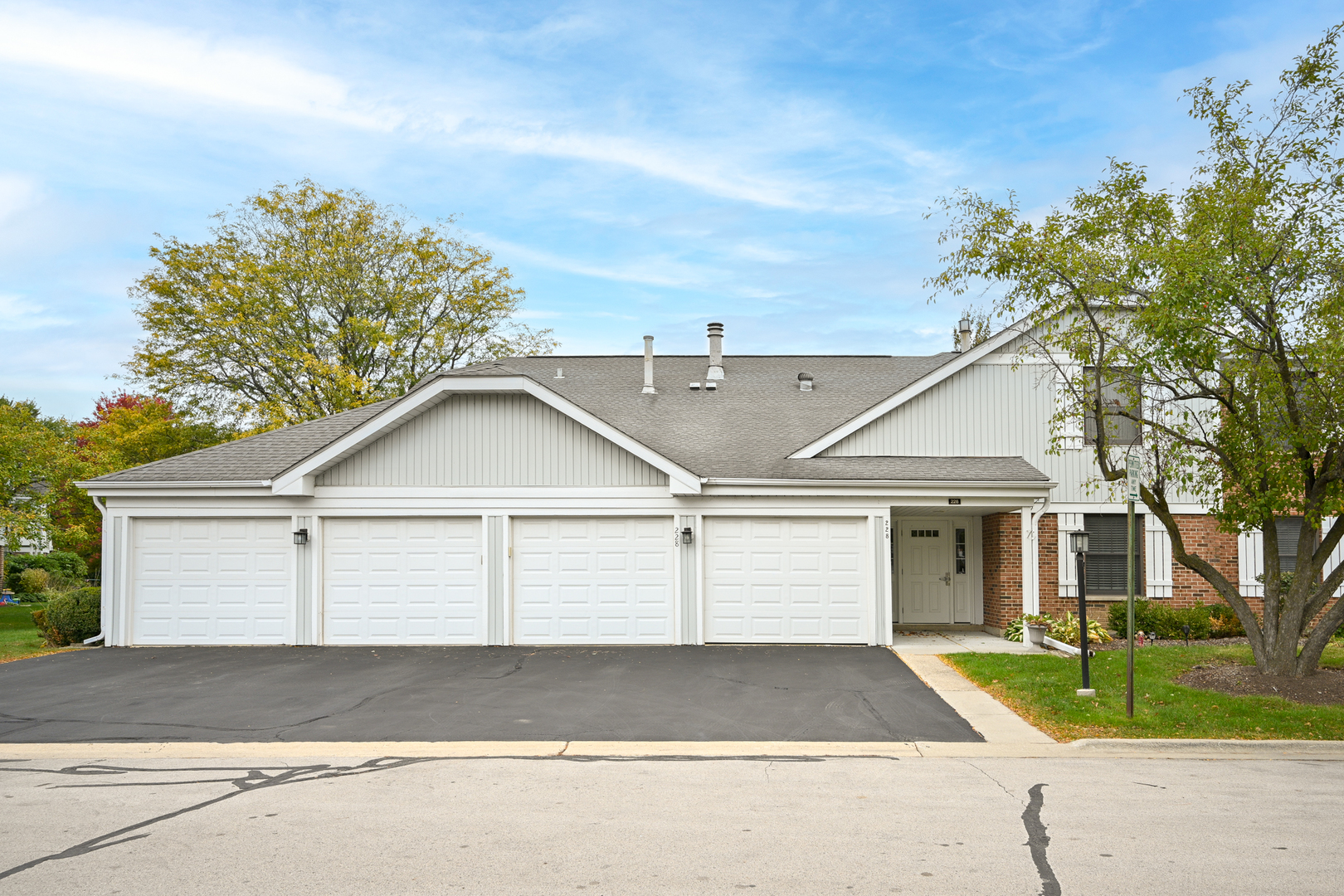 228 Arrowwood Court #D1, Schaumburg, IL 60193