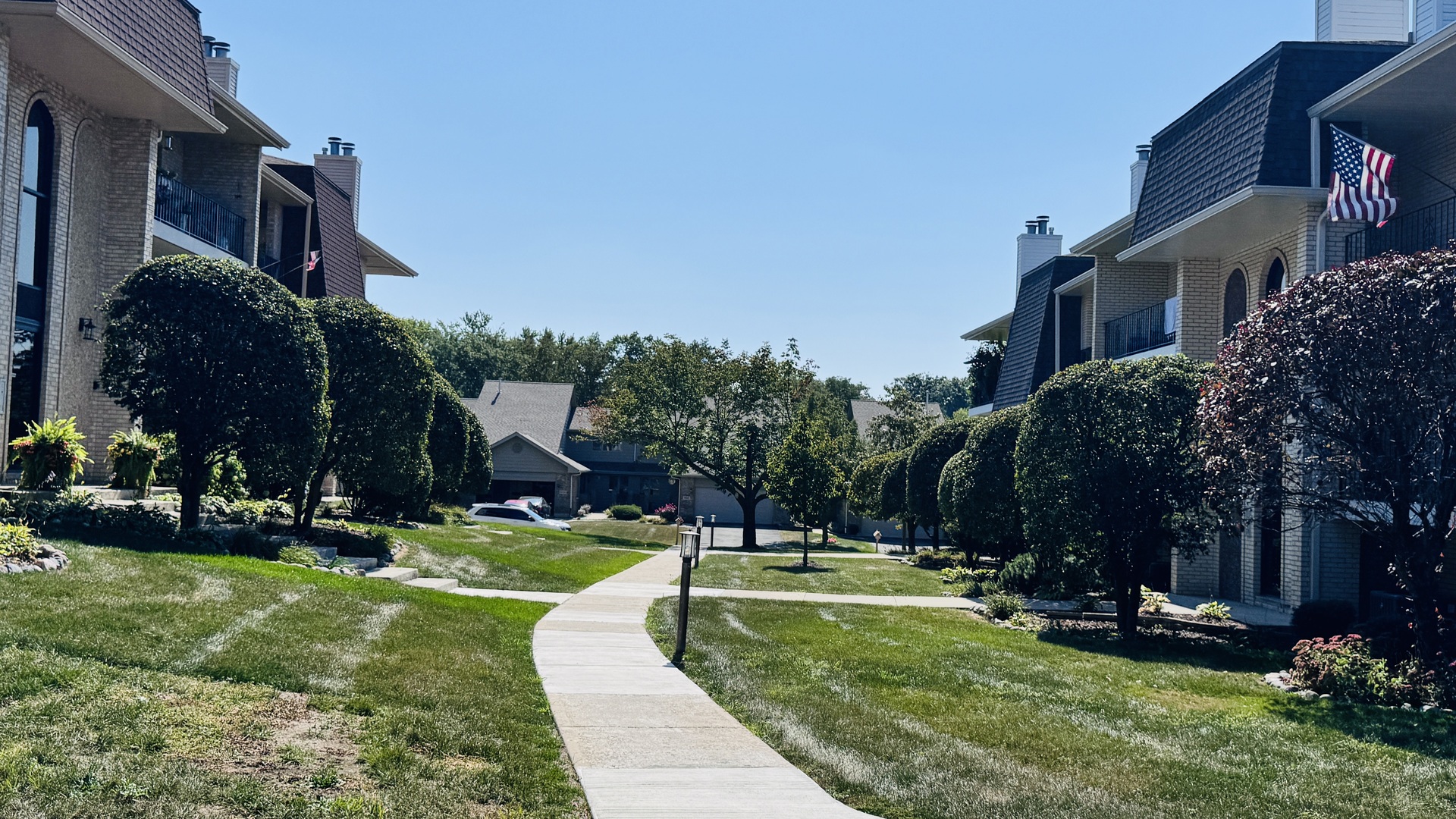 9004 Del Prado Drive #2N, Palos Hills, IL 60465