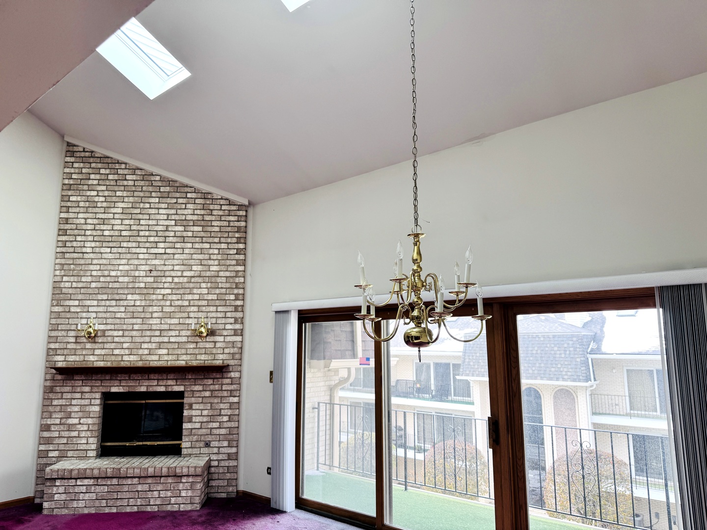 9004 Del Prado Drive #2N, Palos Hills, IL 60465