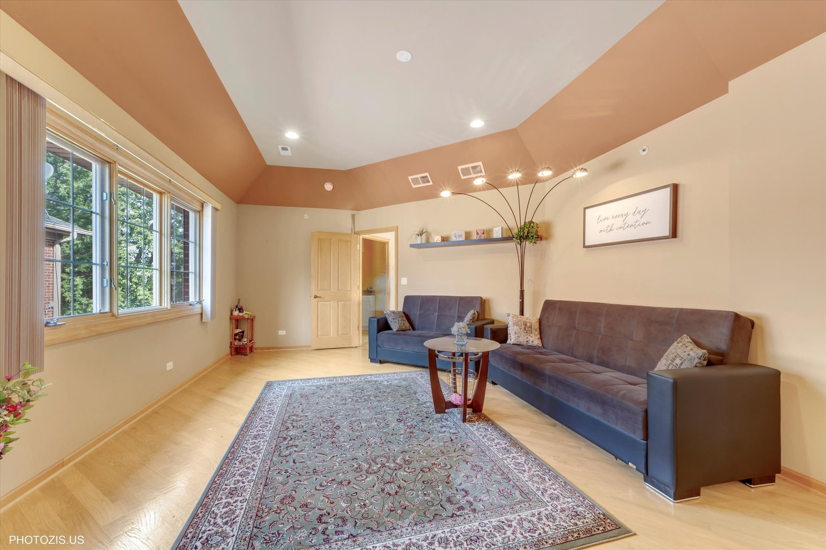 308 Berkshire Lane, Des Plaines, IL 60016