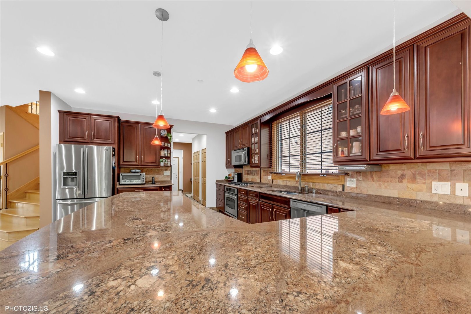 308 Berkshire Lane, Des Plaines, IL 60016