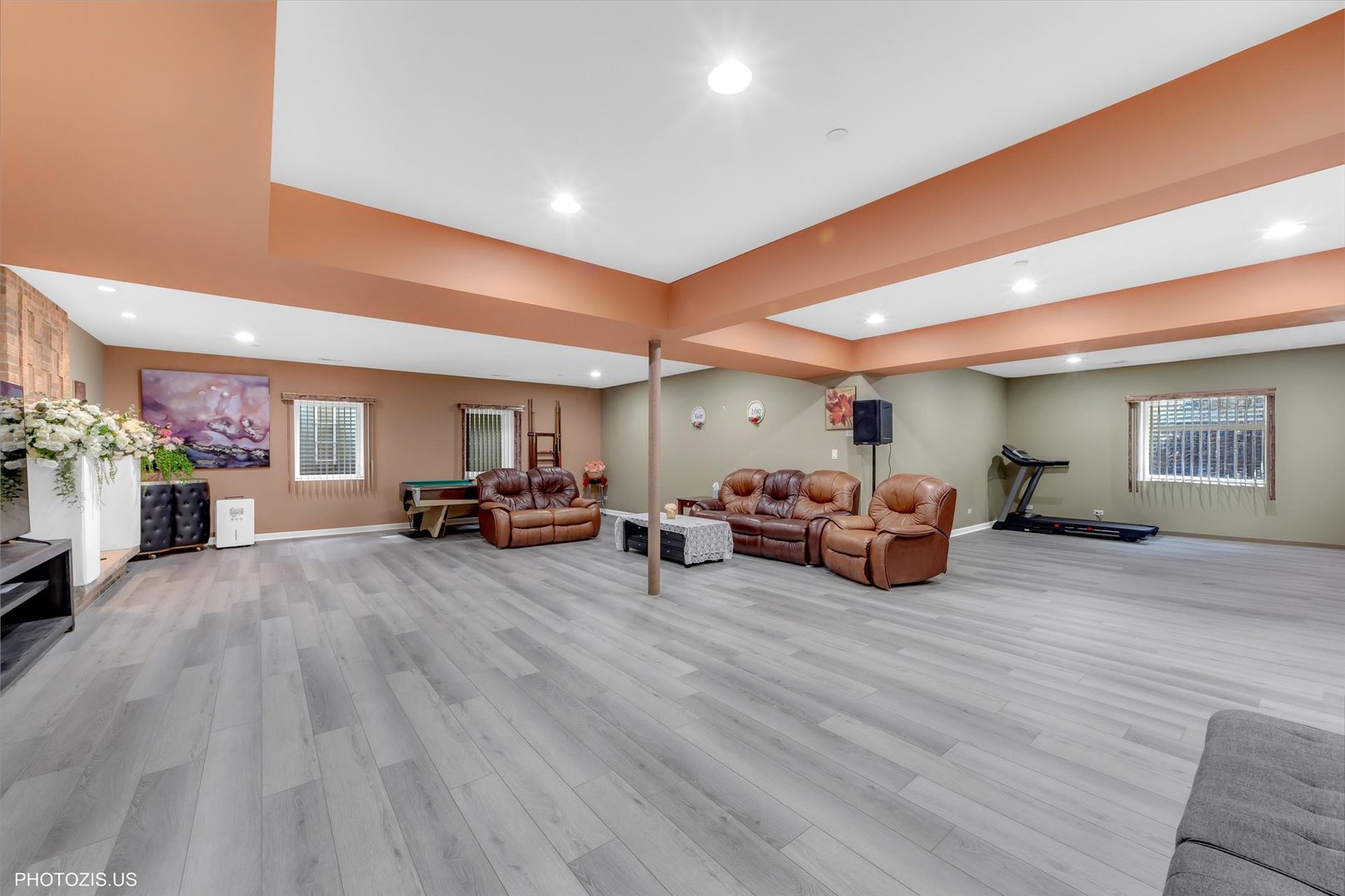 308 Berkshire Lane, Des Plaines, IL 60016