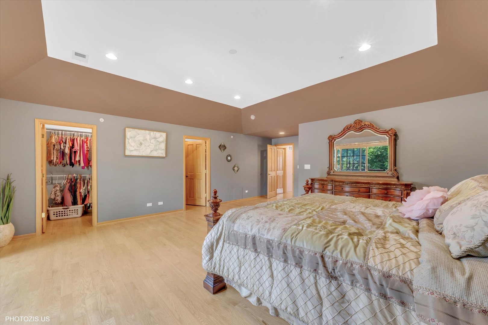 308 Berkshire Lane, Des Plaines, IL 60016