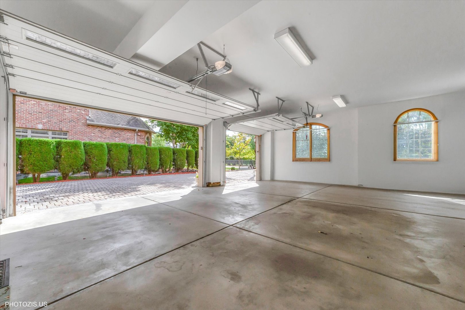 308 Berkshire Lane, Des Plaines, IL 60016