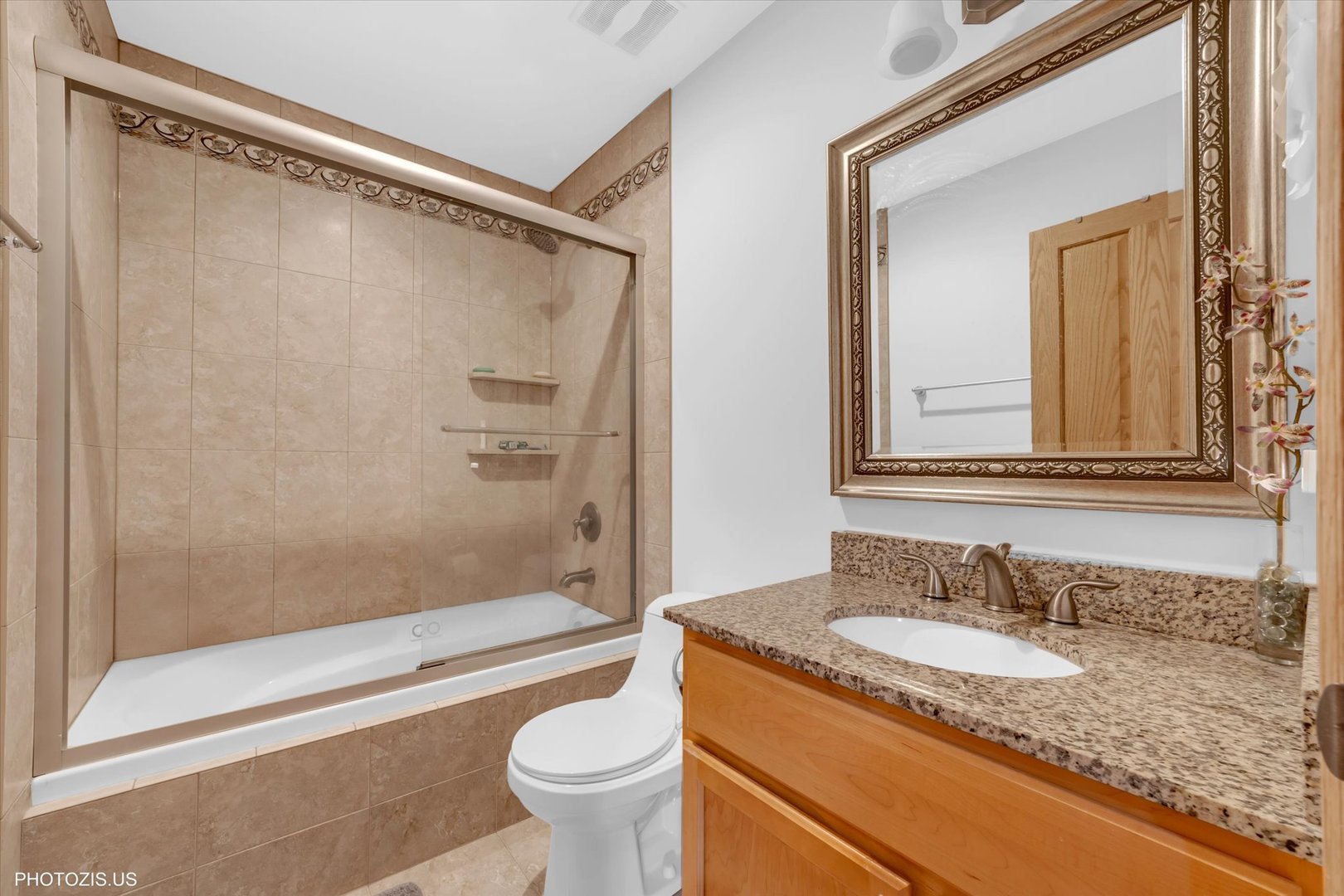 308 Berkshire Lane, Des Plaines, IL 60016