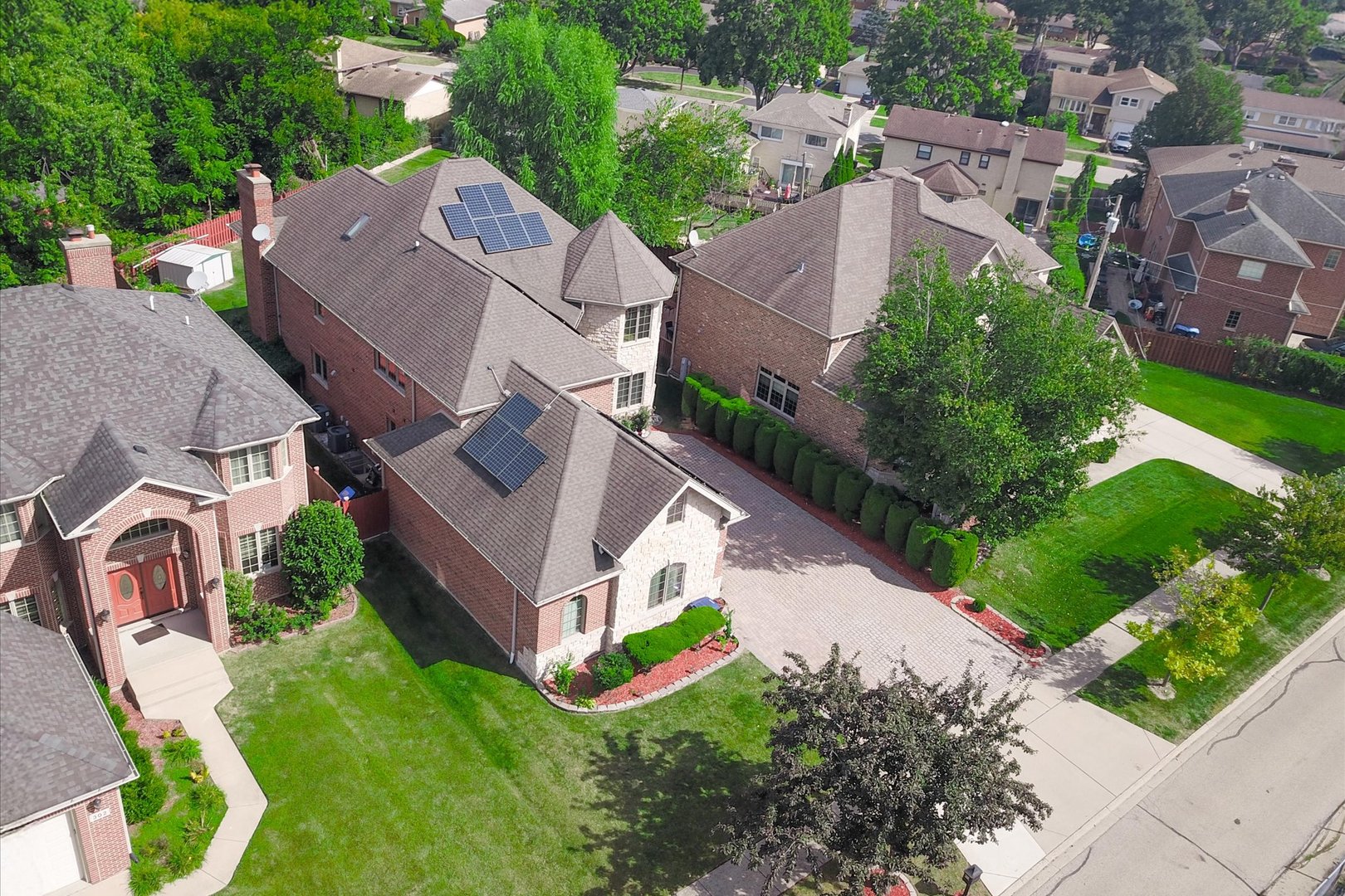 308 Berkshire Lane, Des Plaines, IL 60016