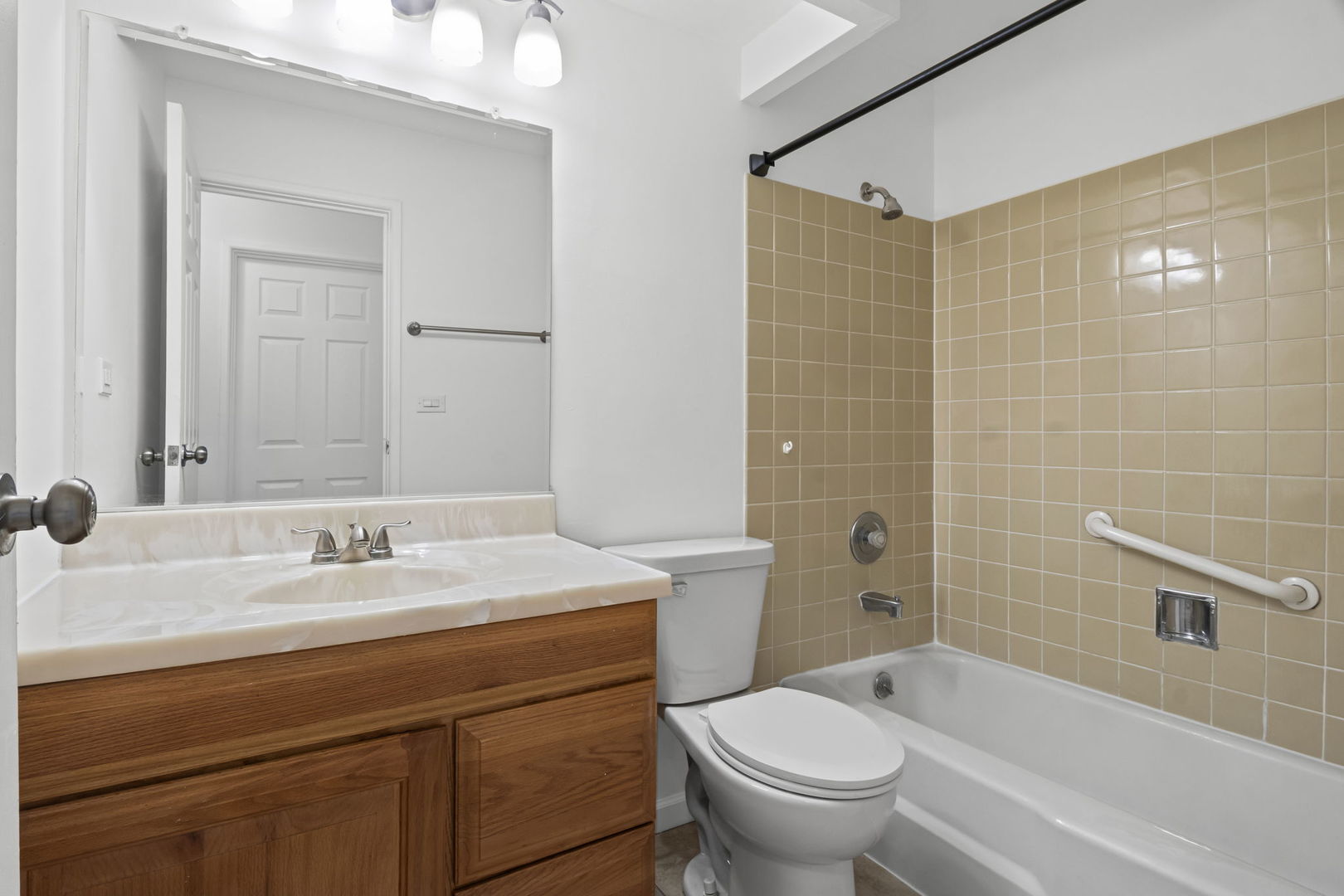 900 E Wilmette Road #105, Palatine, IL 60074