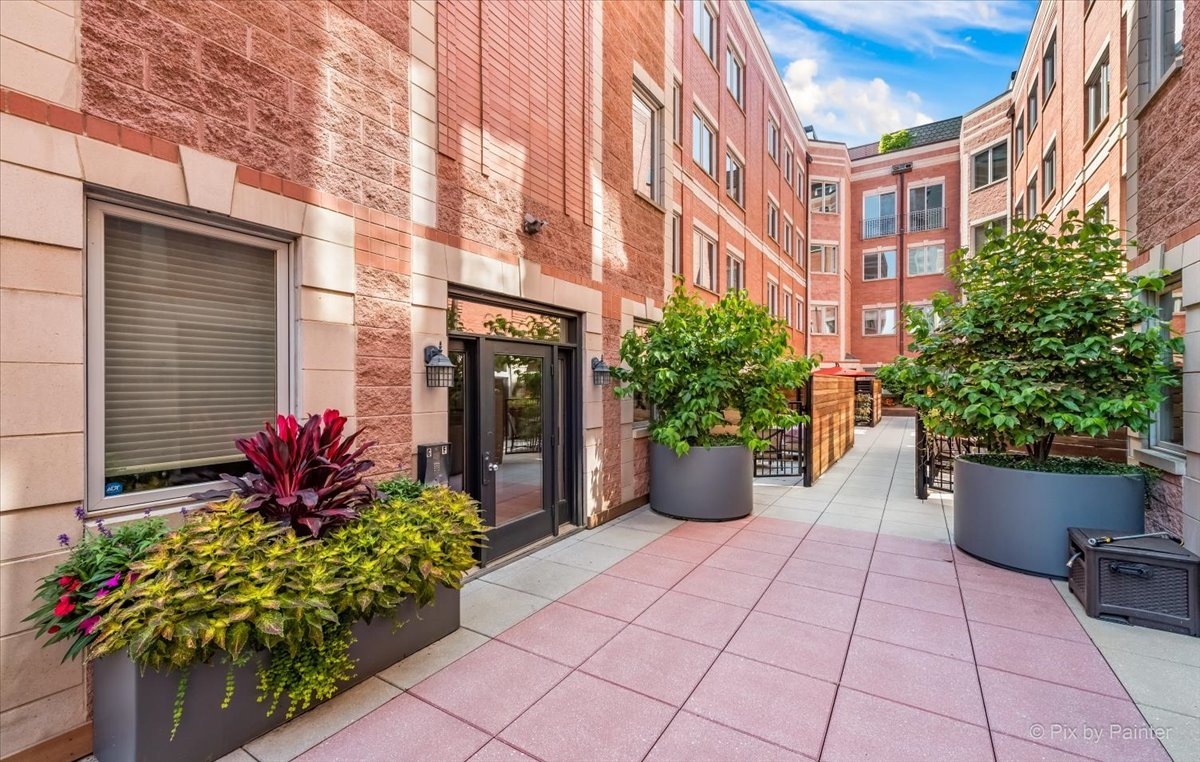 1430 N La Salle Drive #F1, Chicago, IL 60610