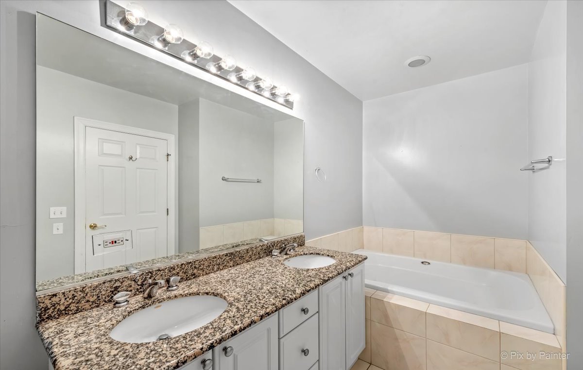 1430 N La Salle Drive #F1, Chicago, IL 60610