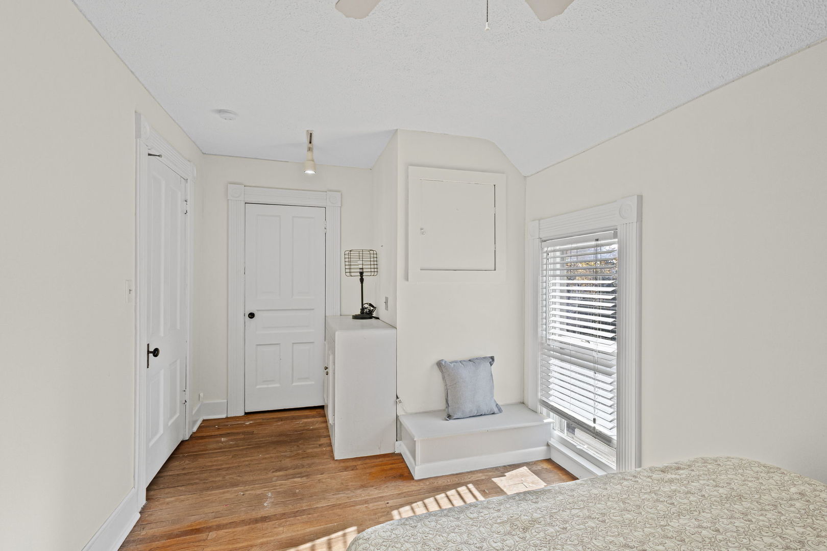 517 Bunker Street, Woodstock, IL 60098